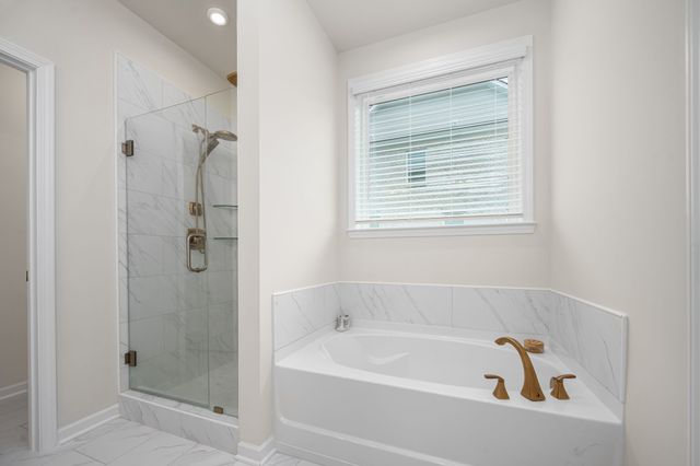 523 Kemp Dr, Hermitage, TN 37076