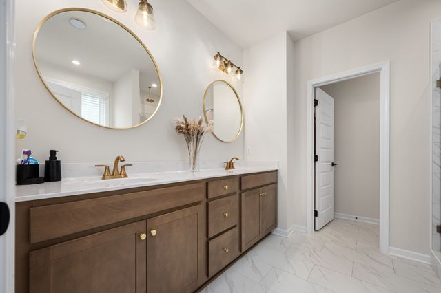 523 Kemp Dr, Hermitage, TN 37076