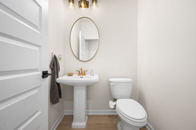 523 Kemp Dr, Hermitage, TN 37076