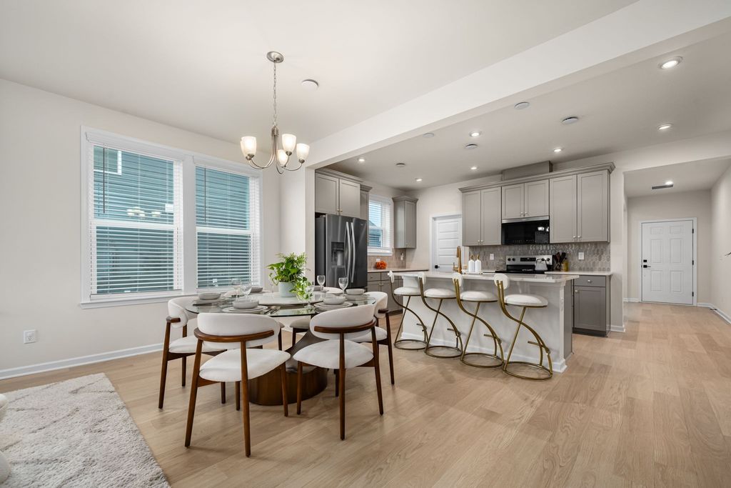 523 Kemp Dr, Hermitage, TN 37076