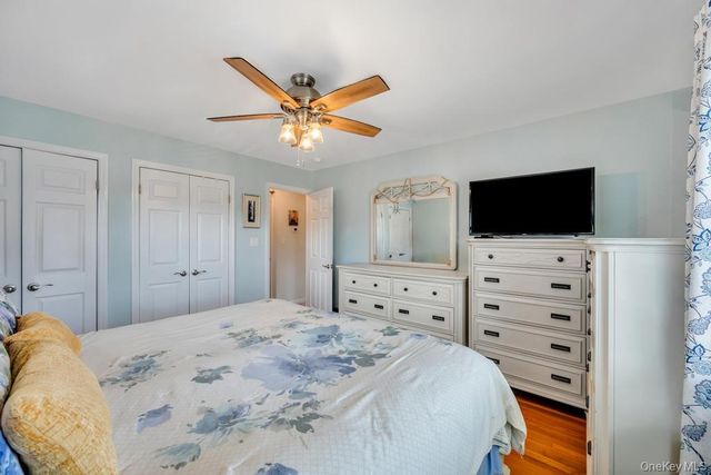 21 Lowell Drive, Farmingdale, NY 11735