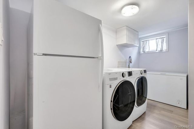 21 Lowell Drive, Farmingdale, NY 11735