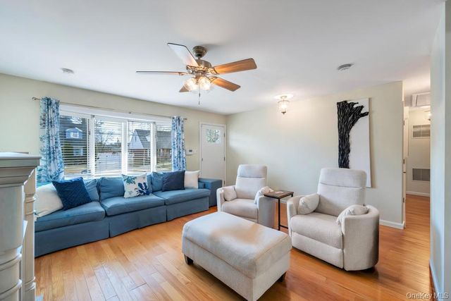 21 Lowell Drive, Farmingdale, NY 11735