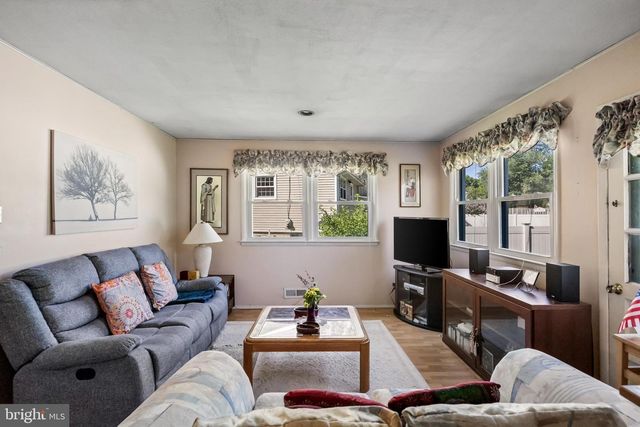 114 RAMBLEWOOD PKWY, Mount Laurel, NJ 08054