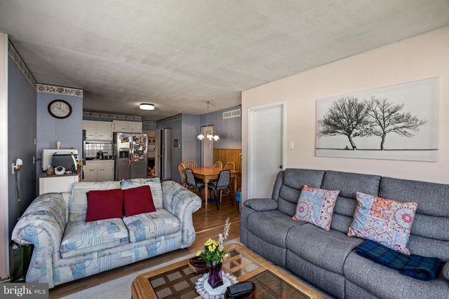 114 RAMBLEWOOD PKWY, Mount Laurel, NJ 08054