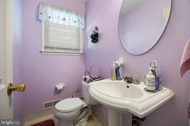 114 RAMBLEWOOD PKWY, Mount Laurel, NJ 08054