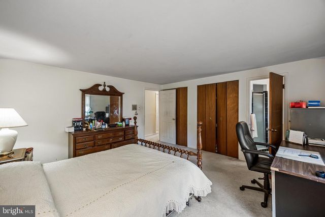 114 RAMBLEWOOD PKWY, Mount Laurel, NJ 08054