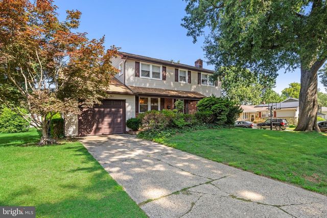 114 RAMBLEWOOD PKWY, Mount Laurel, NJ 08054
