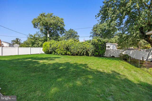 114 RAMBLEWOOD PKWY, Mount Laurel, NJ 08054