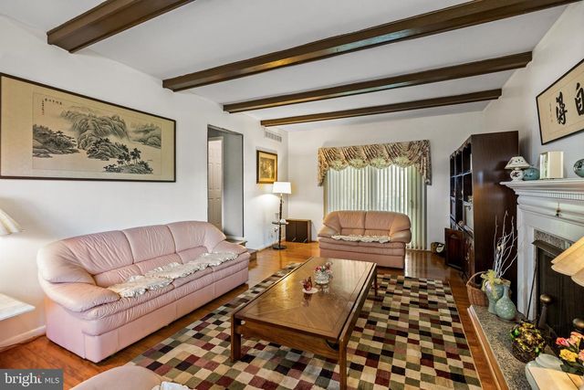 114 RAMBLEWOOD PKWY, Mount Laurel, NJ 08054