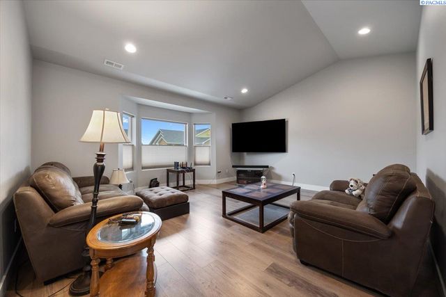 3119 Willow Pointe Dr, Richland, WA 99354