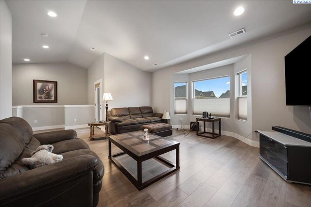 3119 Willow Pointe Dr, Richland, WA 99354