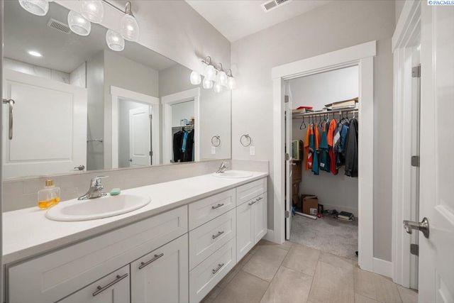 3119 Willow Pointe Dr, Richland, WA 99354