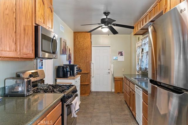 16470 Upland, Fontana, CA 92335