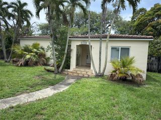 1510 Dewey Street, Hollywood, FL 33020