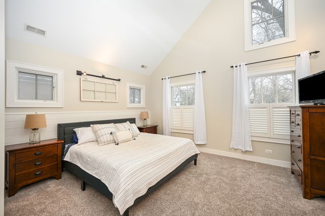 563 Taylor Avenue, Glen Ellyn, IL 60137