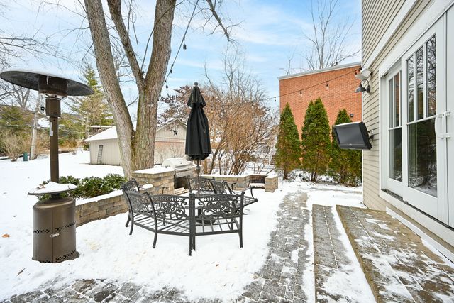 563 Taylor Avenue, Glen Ellyn, IL 60137