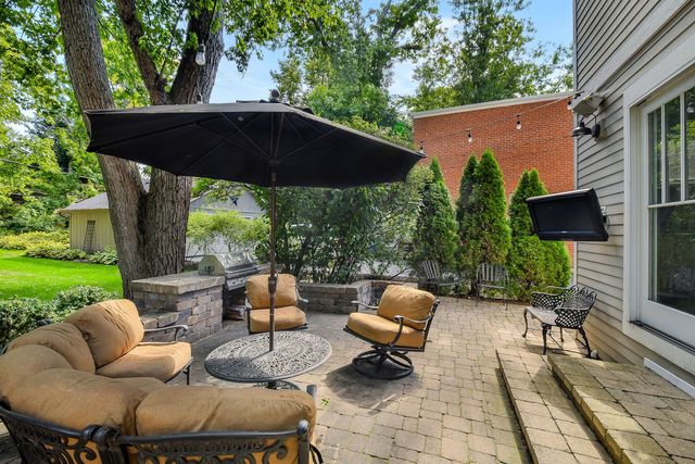 563 Taylor Avenue, Glen Ellyn, IL 60137