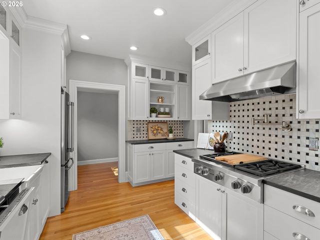 8535 Se 15TH Ave, Portland, OR 97202
