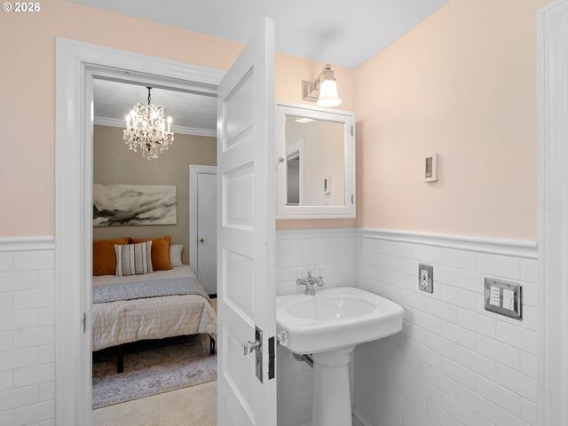 8535 Se 15TH Ave, Portland, OR 97202