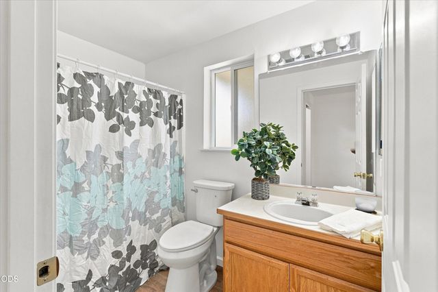 803 Bower Lane, Grants Pass, OR 97527