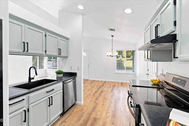 803 Bower Lane, Grants Pass, OR 97527