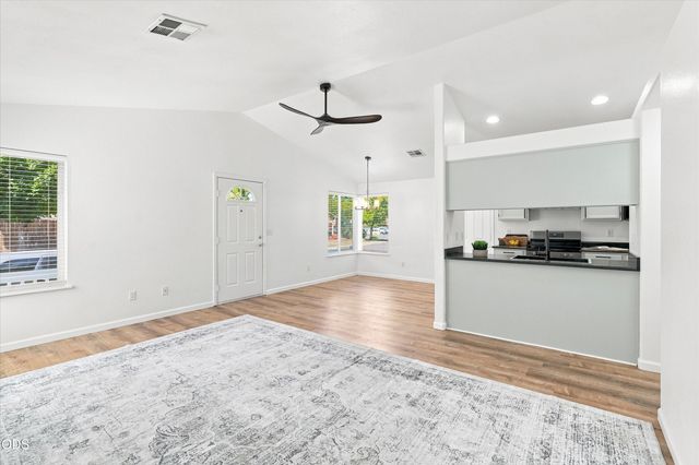803 Bower Lane, Grants Pass, OR 97527