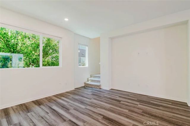 18450 W Calico Lane, Northridge, CA 91325