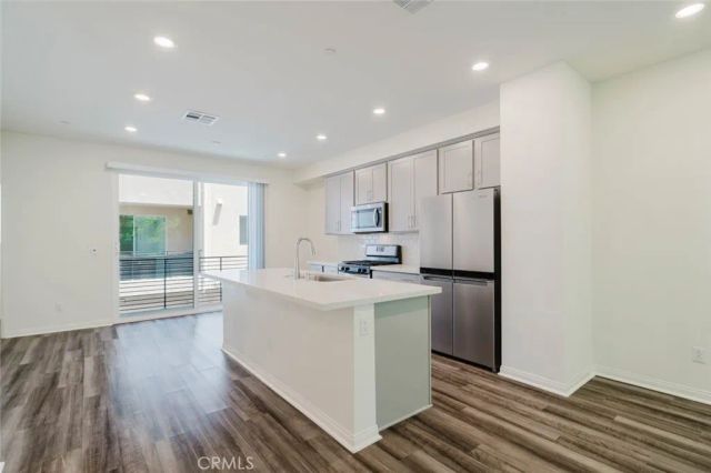 18450 W Calico Lane, Northridge, CA 91325