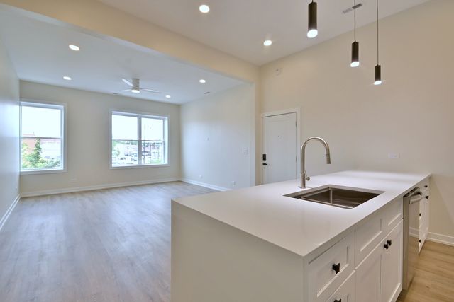 7518 Madison Street C, Forest Park, IL 60130