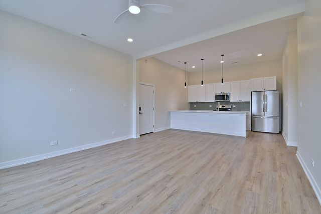 7518 Madison Street C, Forest Park, IL 60130