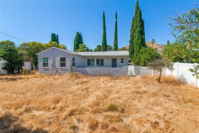 310 Santa Rita Place, Banning, CA 92220