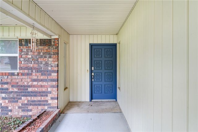 1716 E Rolling Hills Drive, Fayetteville, AR 72703