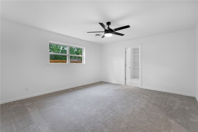 1716 E Rolling Hills Drive, Fayetteville, AR 72703