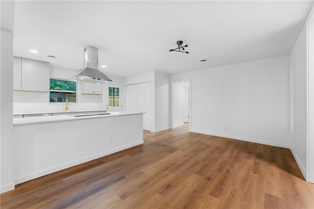 1716 E Rolling Hills Drive, Fayetteville, AR 72703