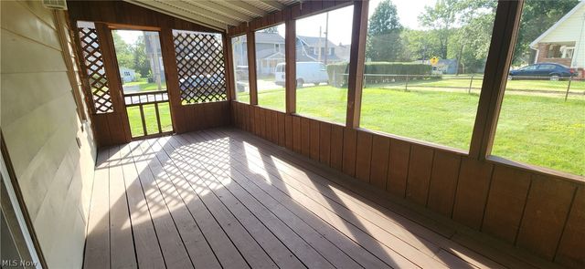 2827 Norwood Street, Cuyahoga Falls, OH 44221