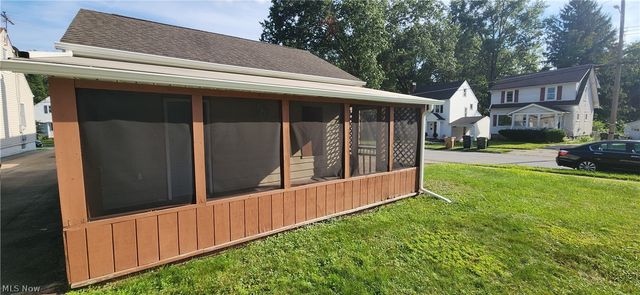 2827 Norwood Street, Cuyahoga Falls, OH 44221