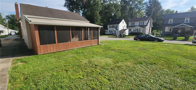 2827 Norwood Street, Cuyahoga Falls, OH 44221