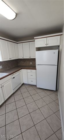 2827 Norwood Street, Cuyahoga Falls, OH 44221