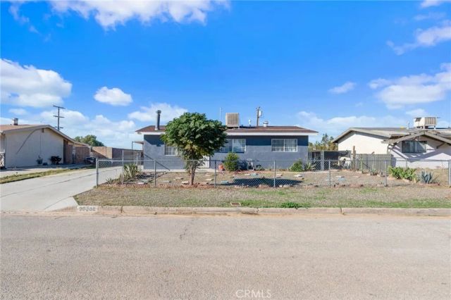 35208 Walnut St, Barstow, CA 92311