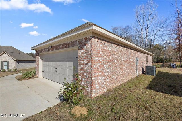 706 Magnolia Point Circle, Pearl, MS 39208