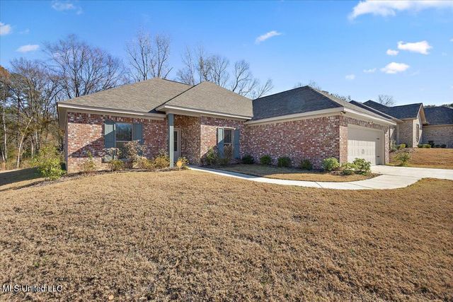706 Magnolia Point Circle, Pearl, MS 39208