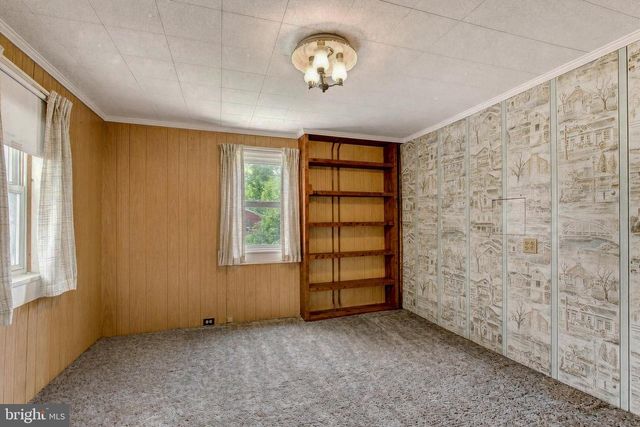886 MENGES MILLS RD, Spring Grove, PA 17362