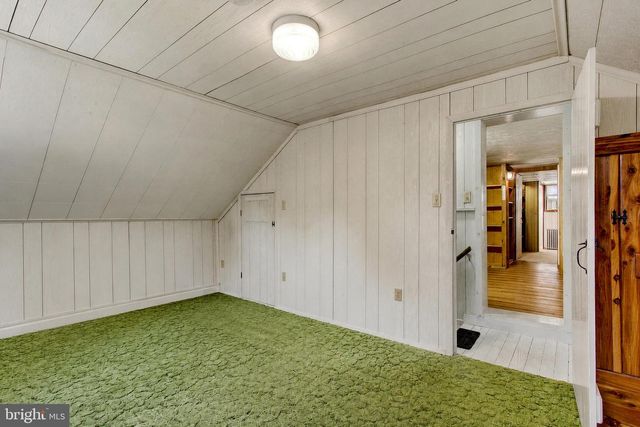 886 MENGES MILLS RD, Spring Grove, PA 17362