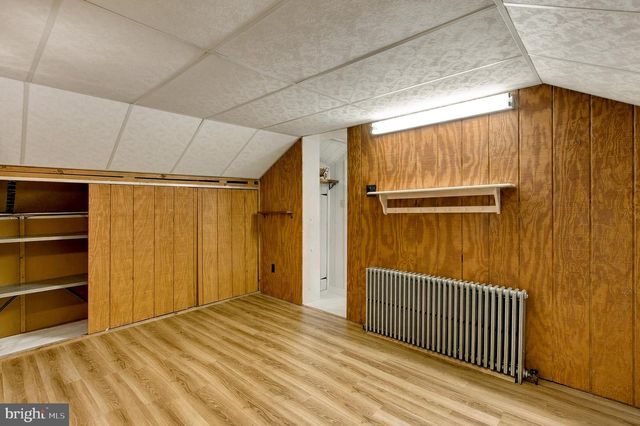 886 MENGES MILLS RD, Spring Grove, PA 17362