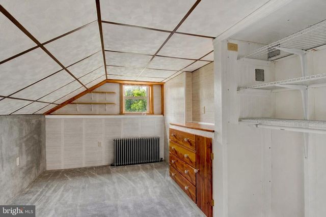 886 MENGES MILLS RD, Spring Grove, PA 17362