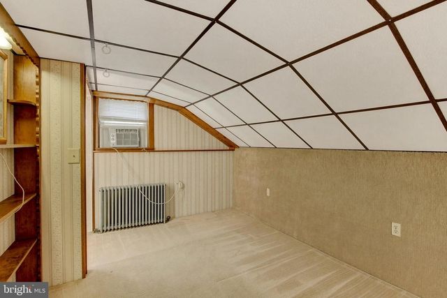 886 MENGES MILLS RD, Spring Grove, PA 17362