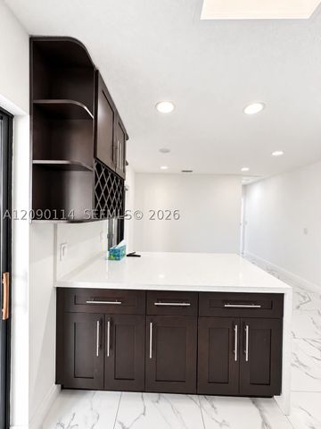 17 Columbia Ct, Deerfield Beach, FL 33442