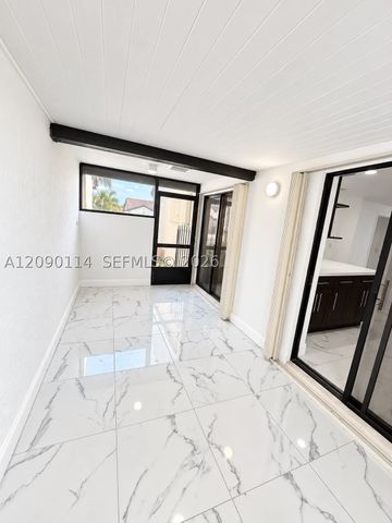 17 Columbia Ct, Deerfield Beach, FL 33442