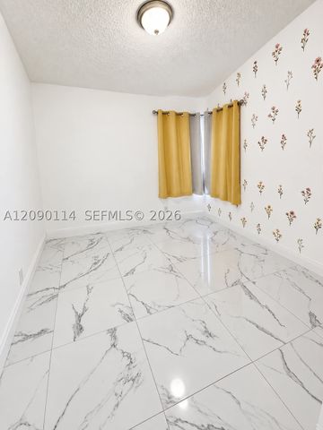 17 Columbia Ct, Deerfield Beach, FL 33442